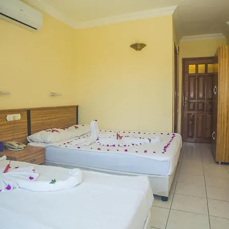 Dinara Garden Hotel